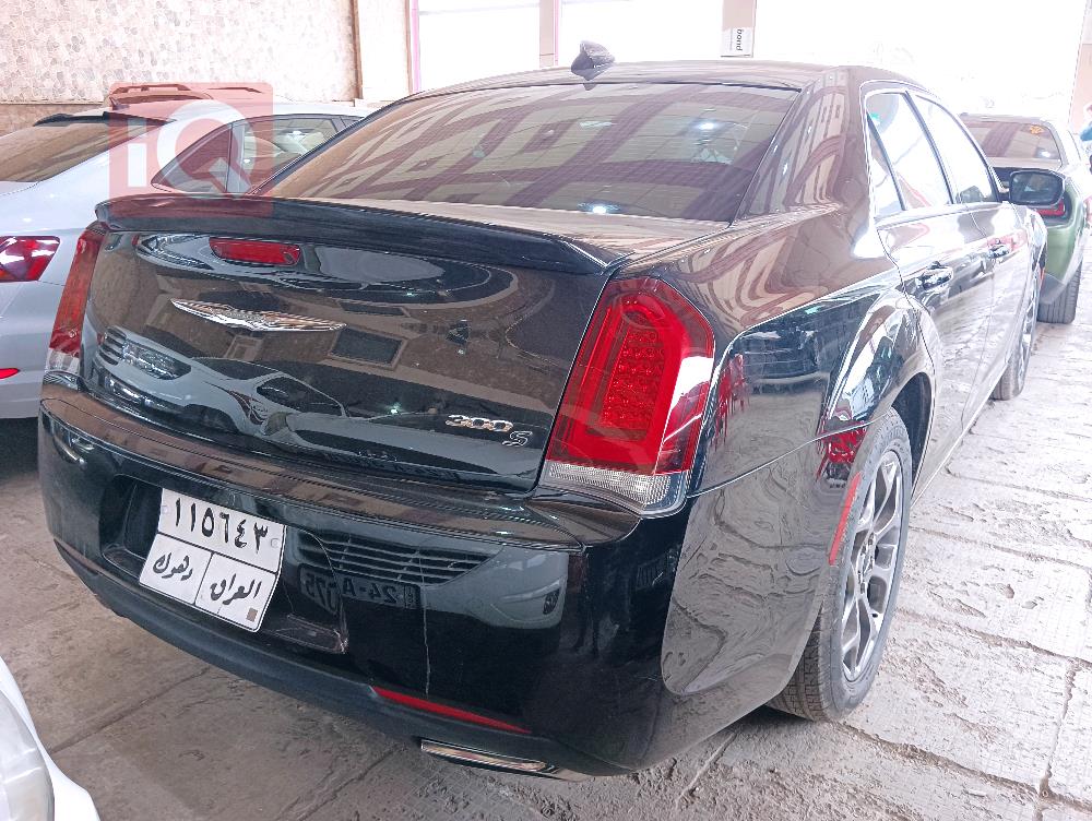 کرایسلەر 300